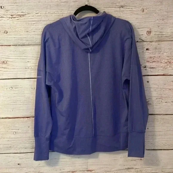 Saucony hooded running shirt - Picture 6 of 7